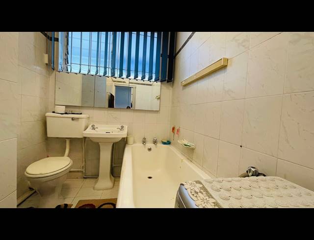 2 BEDROOM APARTMENT FOR SALE IN WESTRIDGE